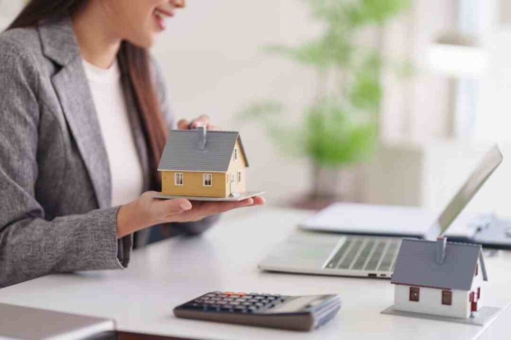 real-estate-agent-giving-house-tour-for-potential-buyers-showing-modern-apartment